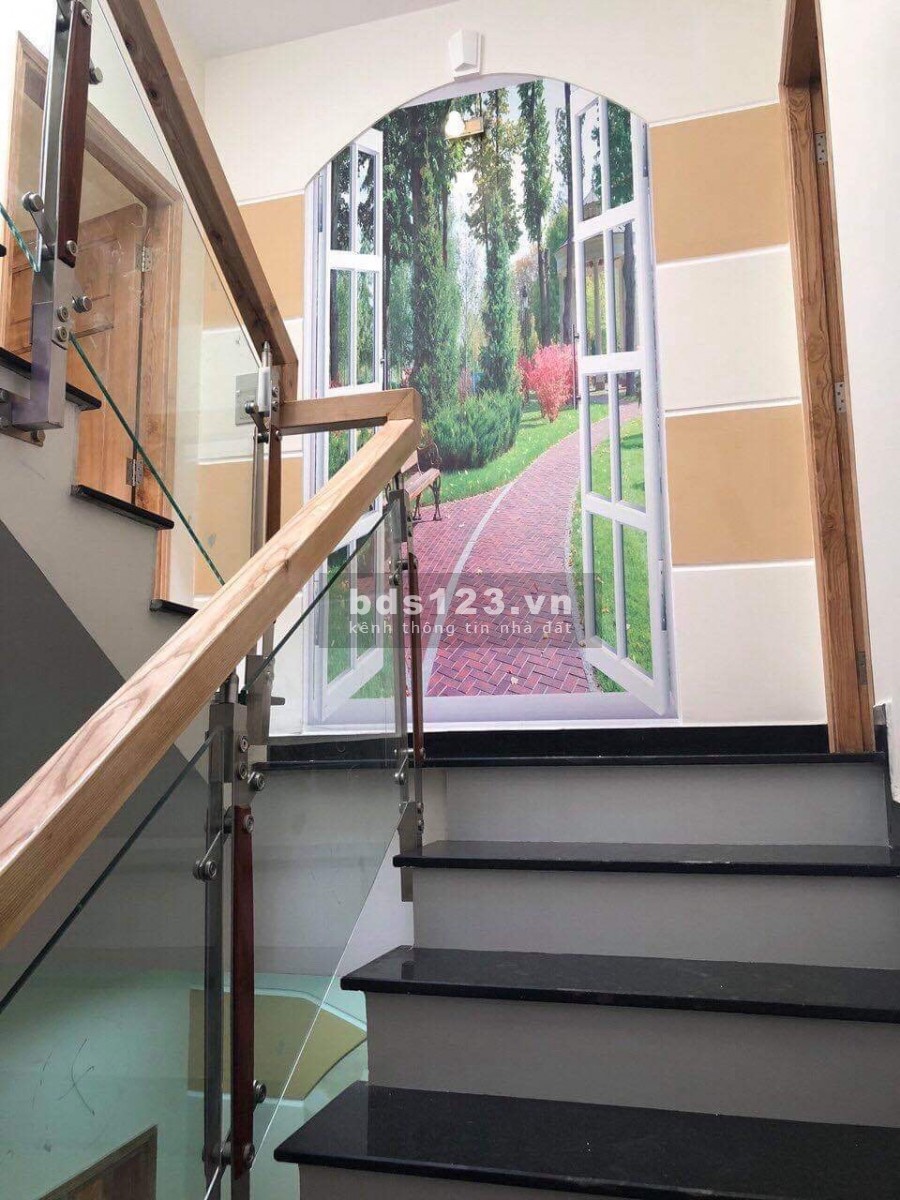 Bán nhà diện tích 5,3x16m Quận 10 đúc kiên cố 3 lầu giá bán 9,1 tỷ liên hệ 0978085762