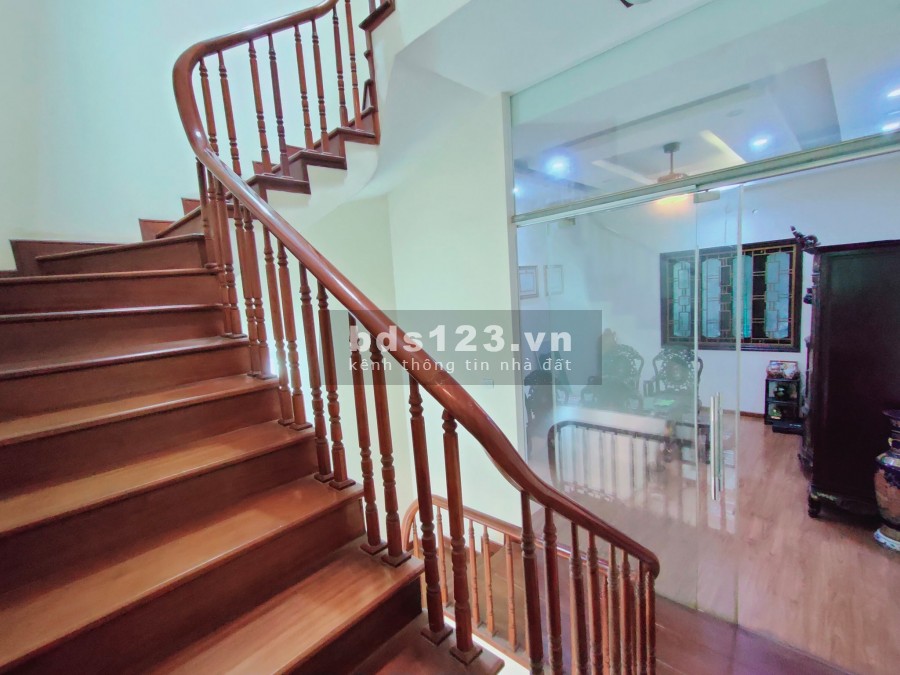 Bán nhà Phúc Đồng Quận Long Biên dtsd 60m² x 4 tầng nhà đẹp mặt phố, kinh doanh đỉnh