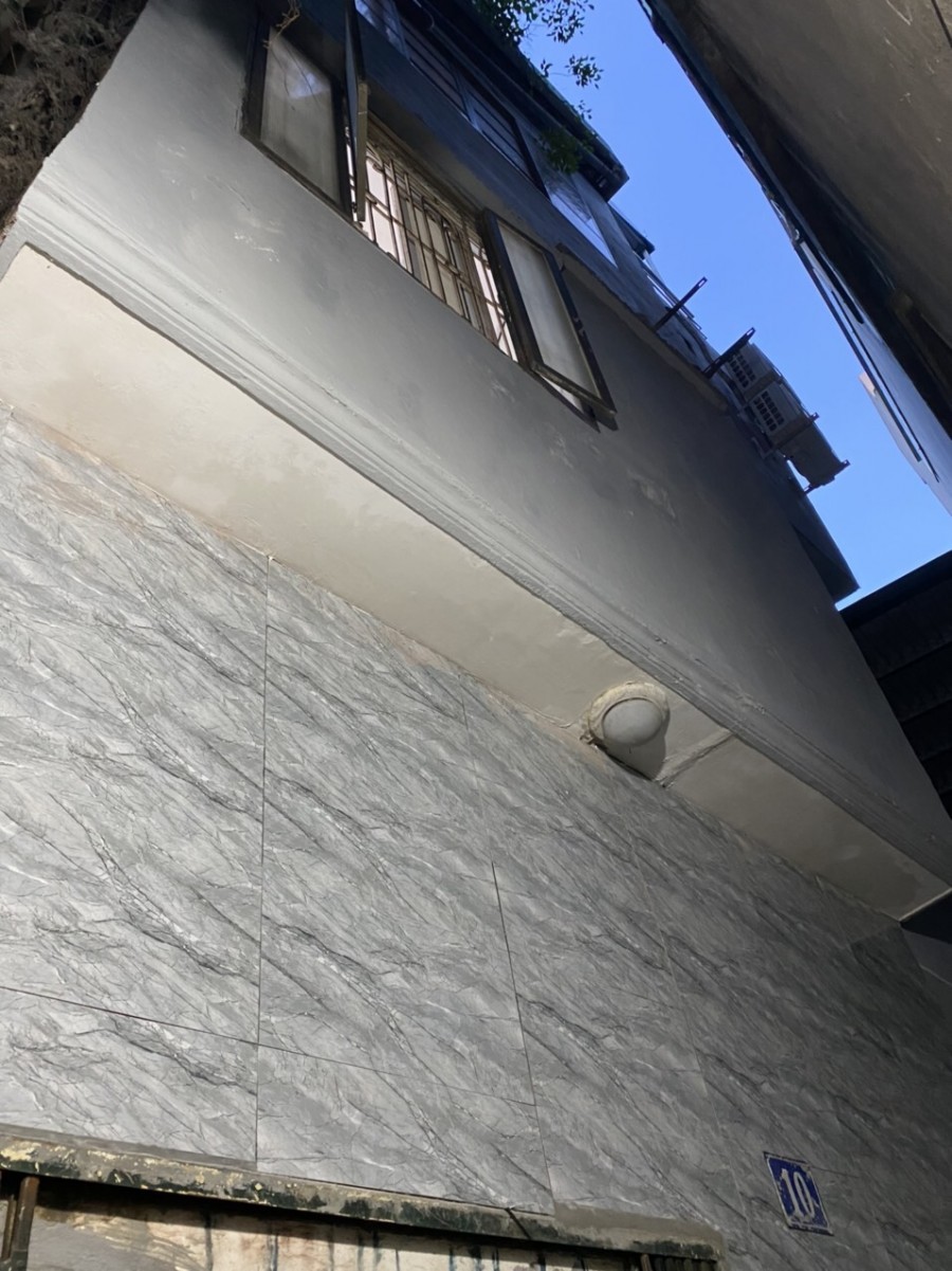 Tôi chính chủ bán nhà số 10, nghách 96, ngõ lan bá, khâm thiên diện tích 28m2. Giá 2.05 tỷ