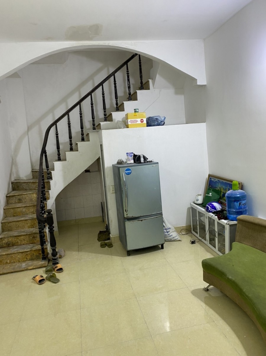 Tôi chính chủ bán nhà số 10, nghách 96, ngõ lan bá, khâm thiên diện tích 28m2. Giá 2.05 tỷ