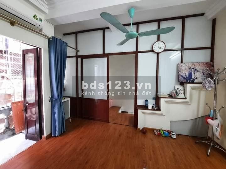 Bán nhà nguyên căn cạnh công viên Hòa Bình, chủ nhà BS về hưu giá chất 40m, giá 3.4 tỷ
