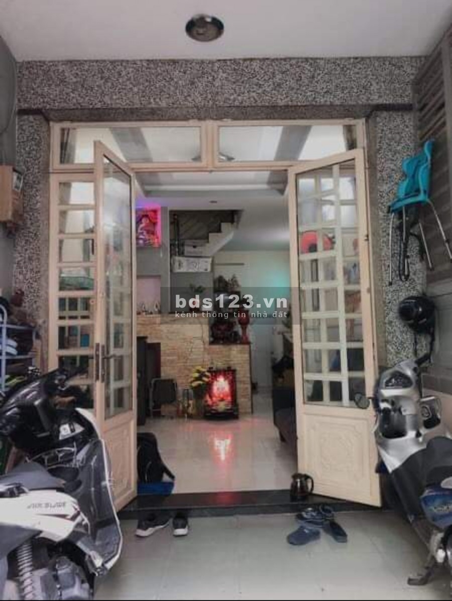 Bán nhà Đoàn Văn Bơ, Quận 4, đúc kiên cố 4 lầu, diện tích sử dụng 50.4m2, giá bán 5.2 tỷ