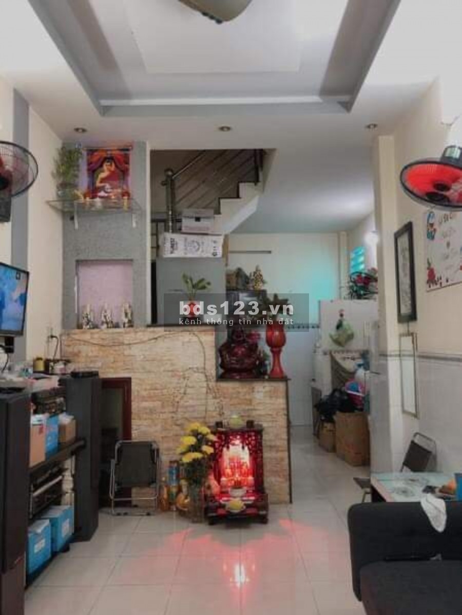 Bán nhà Đoàn Văn Bơ, Quận 4, đúc kiên cố 4 lầu, diện tích sử dụng 50.4m2, giá bán 5.2 tỷ