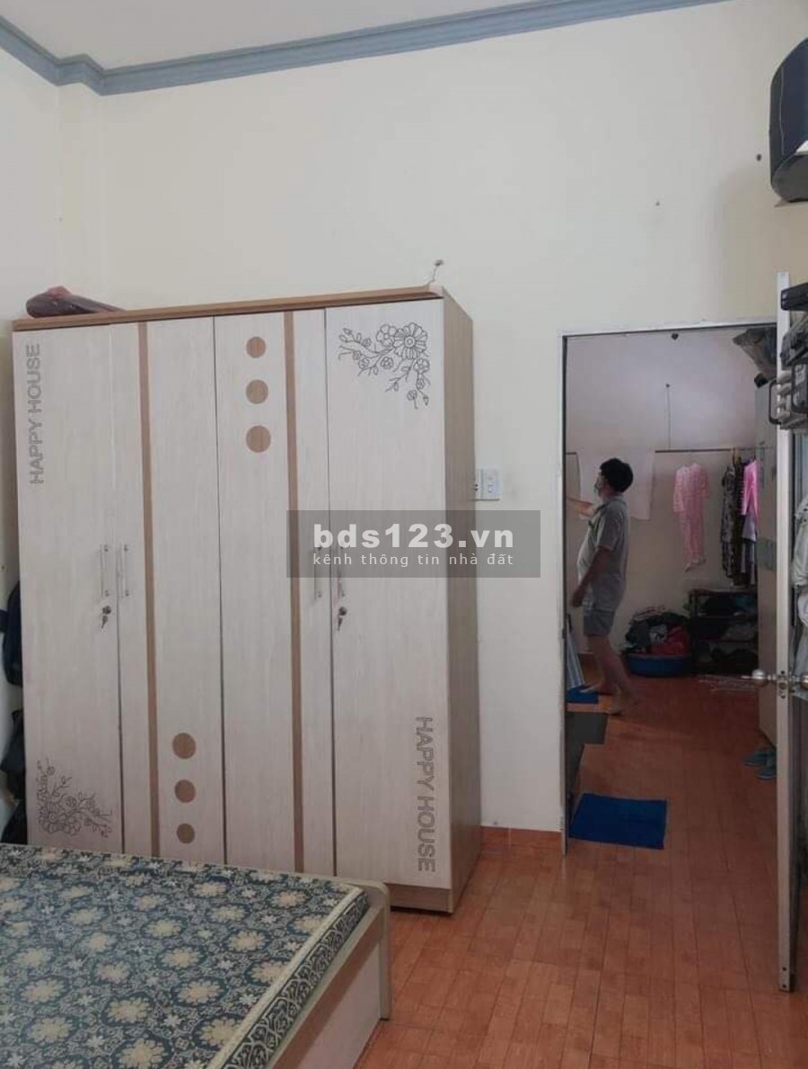 Bán nhà Đoàn Văn Bơ, Quận 4, đúc kiên cố 4 lầu, diện tích sử dụng 50.4m2, giá bán 5.2 tỷ