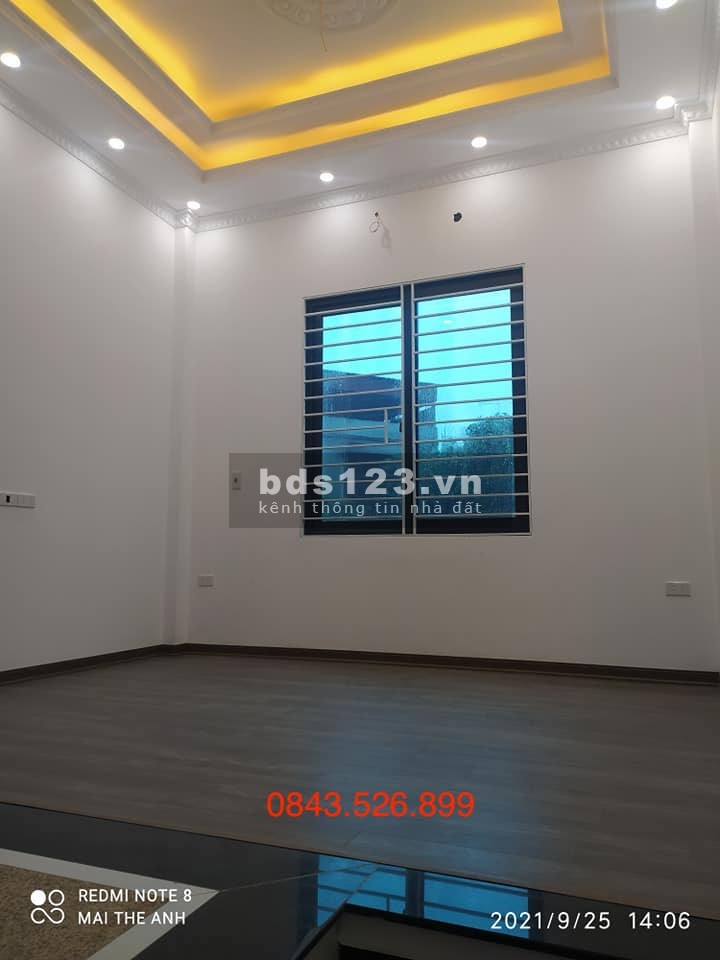 Bán nhà phố Thượng Thanh, mới kính coong, gần phố, ô tô diện tích 35m2 chỉ hơn 2 tỷ