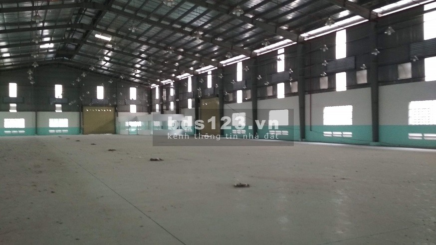 Cho thuê gấp kho xưởng may đường Song Hành Quốc Lộ 22, dt 1900m2, giá rẻ Quận 12