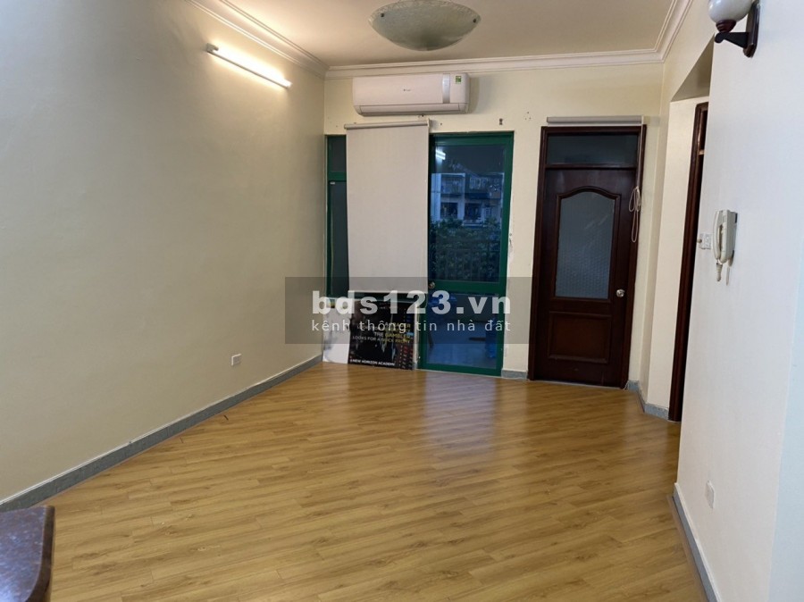 Cho thuê gấp căn hộ CC 18T1 THNC 120m2, 3 phòng ngủ đồ cb, ở or làm VP giá 11tr. LH: 0903296691