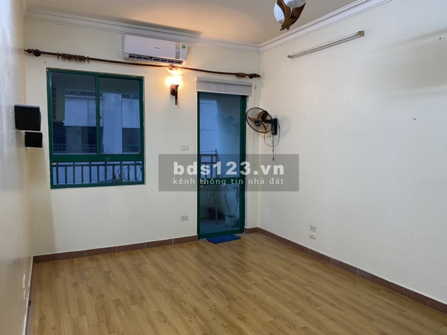 Cho thuê gấp căn hộ CC 18T1 THNC 120m2, 3 phòng ngủ đồ cb, ở or làm VP giá 11tr. LH: 0903296691