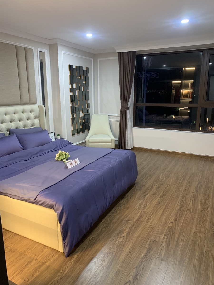 Căn hộ cao cấp cách Hồ Tây 300m, mặt tiền đường Võ Chí Công, 3 lô gia, chỉ 32-35 triệu/m2