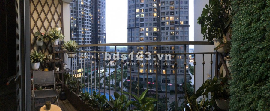 Cần bán căn góc 3PN Vinhomes Gardenia 101m thông thủy tầng trung, có slot oto.Giá 4,8 tỷ.Nam Từ Liêm, Hà Nội.