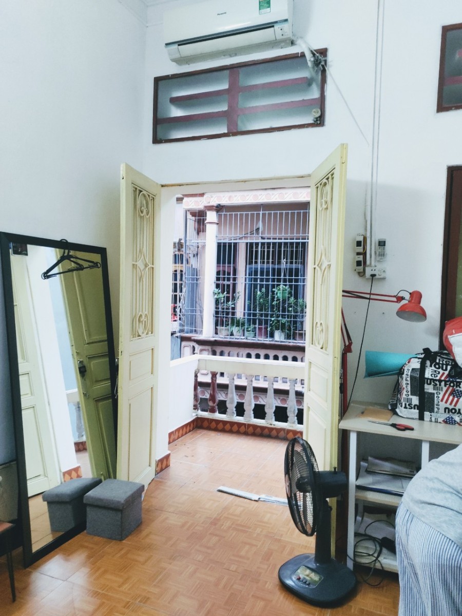 Bán nhà nguyên căn Thịnh Quang, Quận Đống Đa, dtsd 41m2 3 tầng, giá bán hợp lý 3.25 tỷ