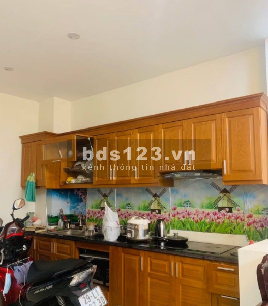 Bán nhà hiếm Quang Tiến ô tô đỗ cửa dtsd 35m2, 5 tầng mặt tiền rộng, giá chỉ 2.75 tỷ