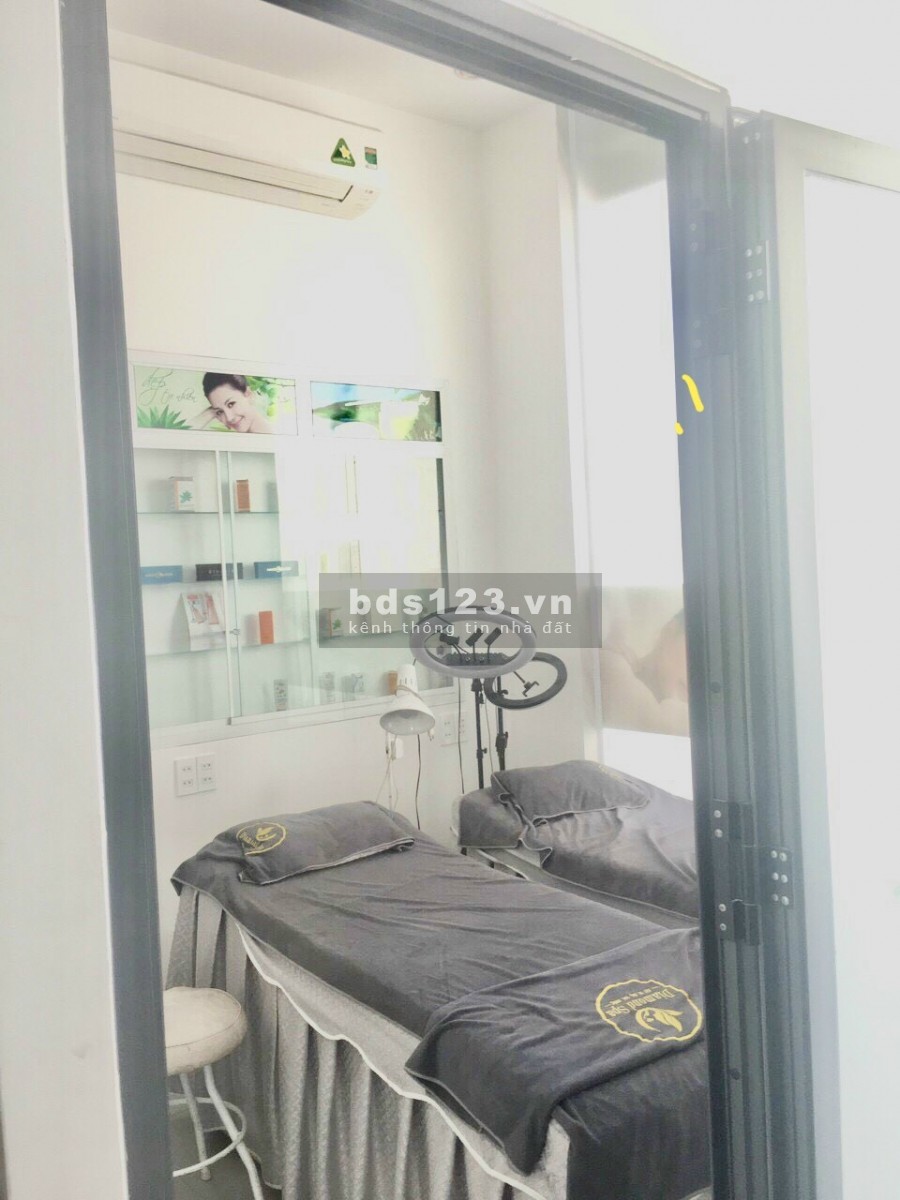 Bán nhanh nhà 3 tầng lô góc, phường Ngọc Hiệp cách 23/10 chỉ 15m giá thương lượng