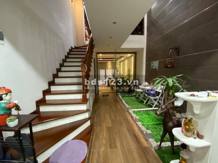 Gara oto kinh doanh nhà 5 tầng ngõ 165 Dương Quảng Hàm diện tích…