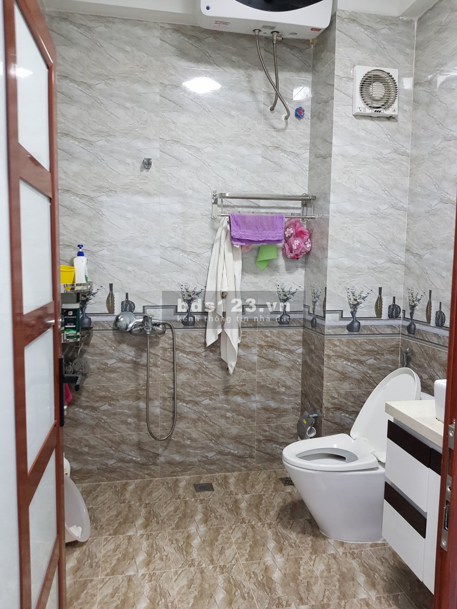 Nhà Thanh Xuân ngõ to rộng ô tô kinh doanh dtsd 50m2, giá bán 4 tỷ hơn sổ chính chủ