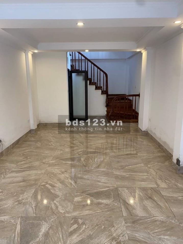 Nhà Trần Bình diện tích 39m2 giá 6.5 tỷ thiết kế đẹp gara ô tô kinh doanh văn phòng lhcc