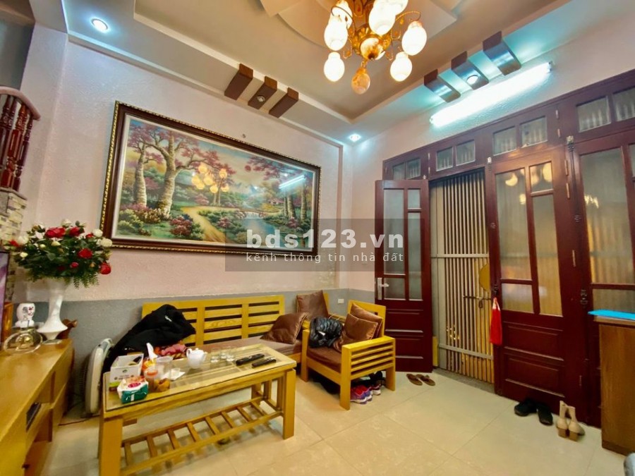 Bán nhà quận Hai Bà Trưng, dt 50m lô góc, 4 ngủ đầy đủ công năng giá bán 4.5 tỷ, lhcc