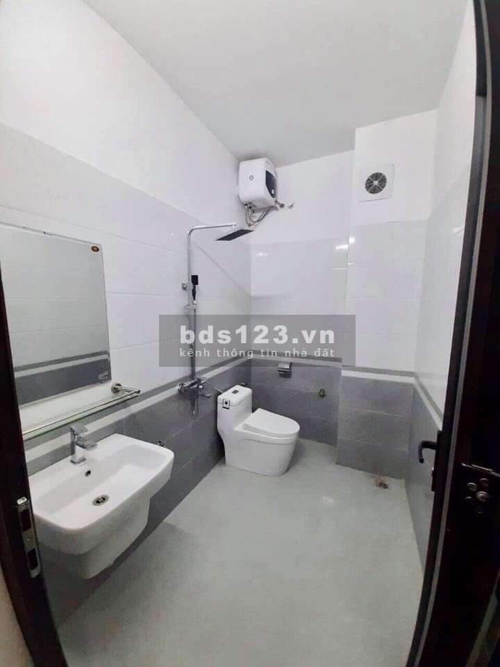 Nhỉnh 2 tỷ có nhà Xuân Phương Quận Nam Từ Liêm, dtsd 31m2 5 tầng, nhà thoáng sạch đẹp