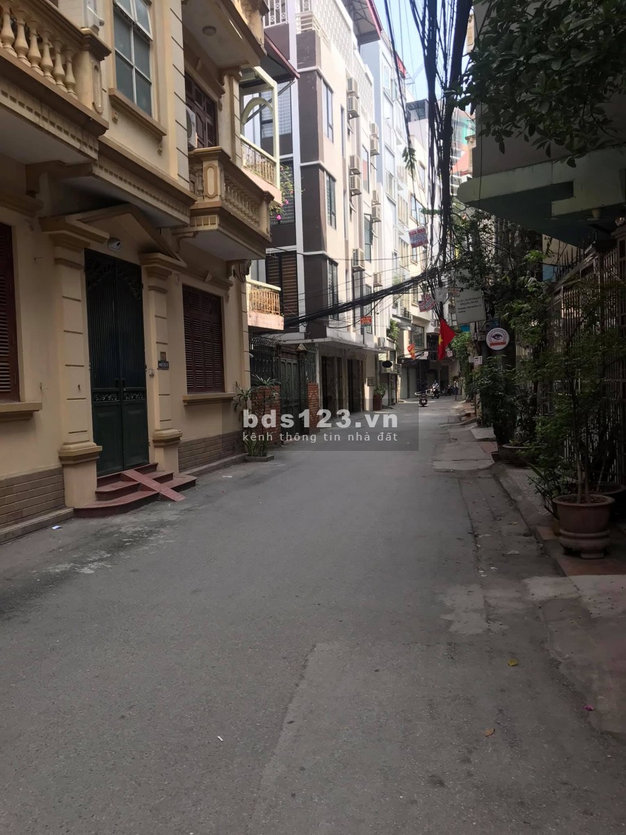 Nhà Cao, Cửa Rộng, Bề Thế phố Kim Ngưu diện tích sử dụng 52m2 3 tầng đúc giá chỉ 2.7 tỷ