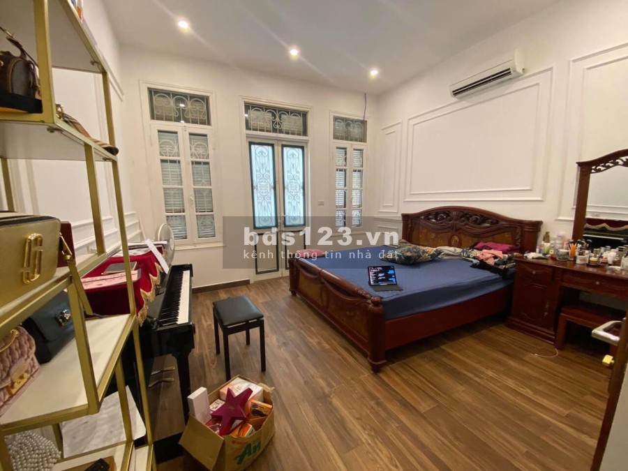 Nhà Cao, Cửa Rộng, Bề Thế phố Kim Ngưu diện tích sử dụng 52m2 3 tầng đúc giá chỉ 2.7 tỷ