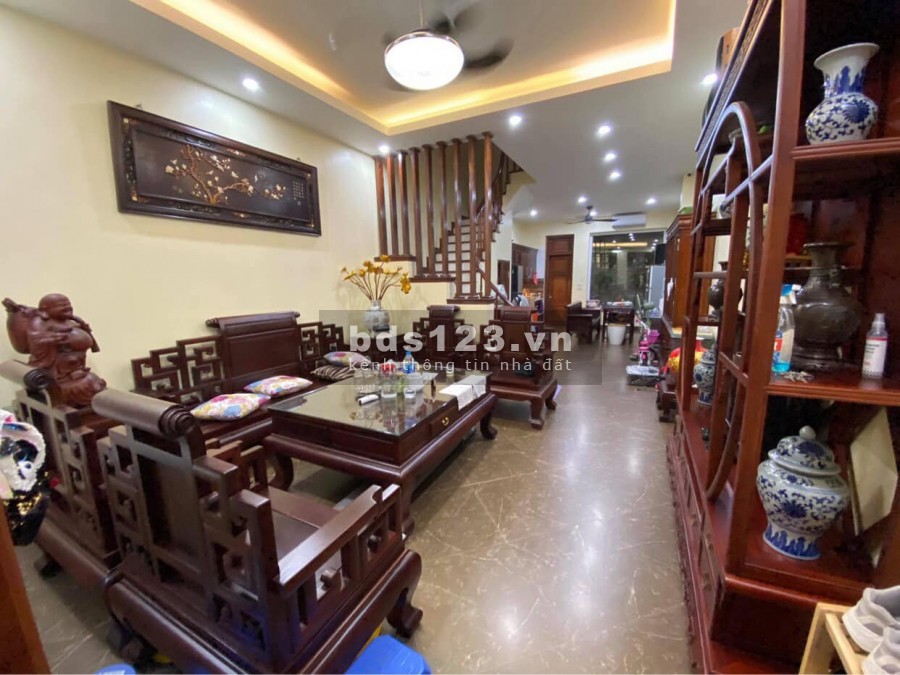 Nhà Cao, Cửa Rộng, Bề Thế phố Kim Ngưu diện tích sử dụng 52m2 3 tầng đúc giá chỉ 2.7 tỷ