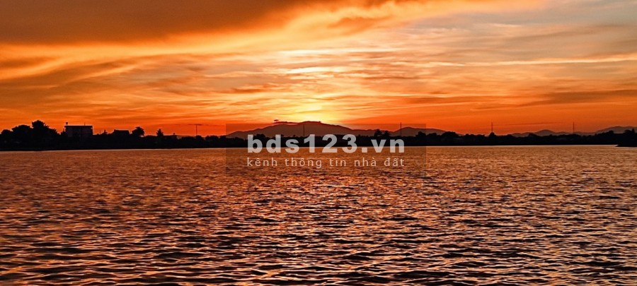 Bán đất view hồ Nam Sơn 1 nền duy nhất cực đẹp liên hệ chín chủ 0783252345