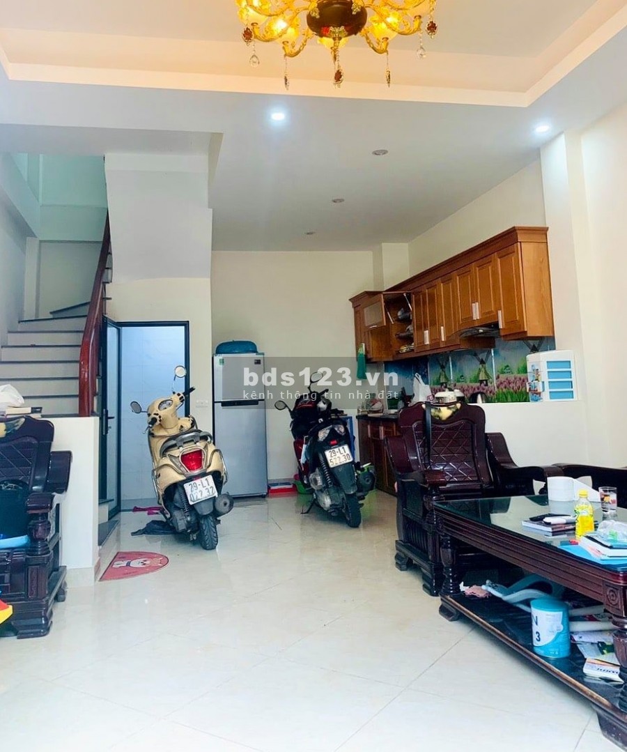 Bán nhà Quang Tiến, chủ tự xây, ô tô đỗ cổng, diện tích sử dụng 35m2, giá nhỉnh 2 tỷ