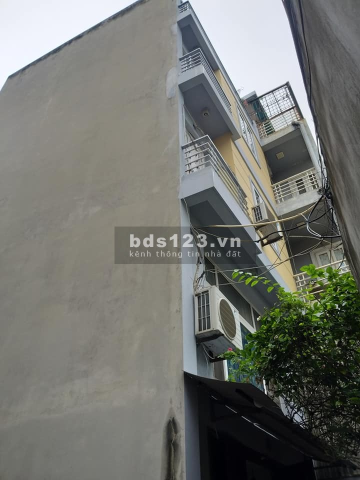 Chỉ với 2.4 Tỷ có ngay nhà phố Đàm Quang Trung, 33m, 5 tầng. Vài bước chân ra phố lớn.