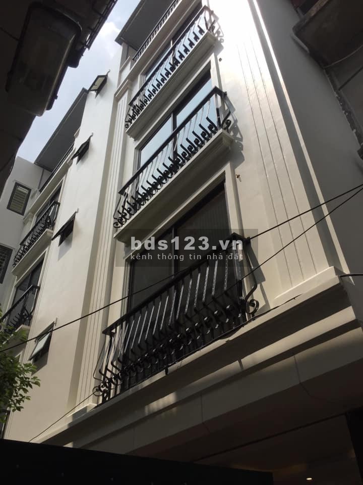 Nhà đẹp 5 tầng, mặt tiền 7m ngõ 105 Láng Hạ thông nhiều phía, diện tích 35m2 giá bán 4.9 tỷ