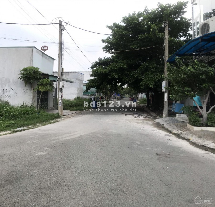 Cần tiền gấp bán mãnh đất 5*25, KDC Tân Đức, gần chợ Chiều
