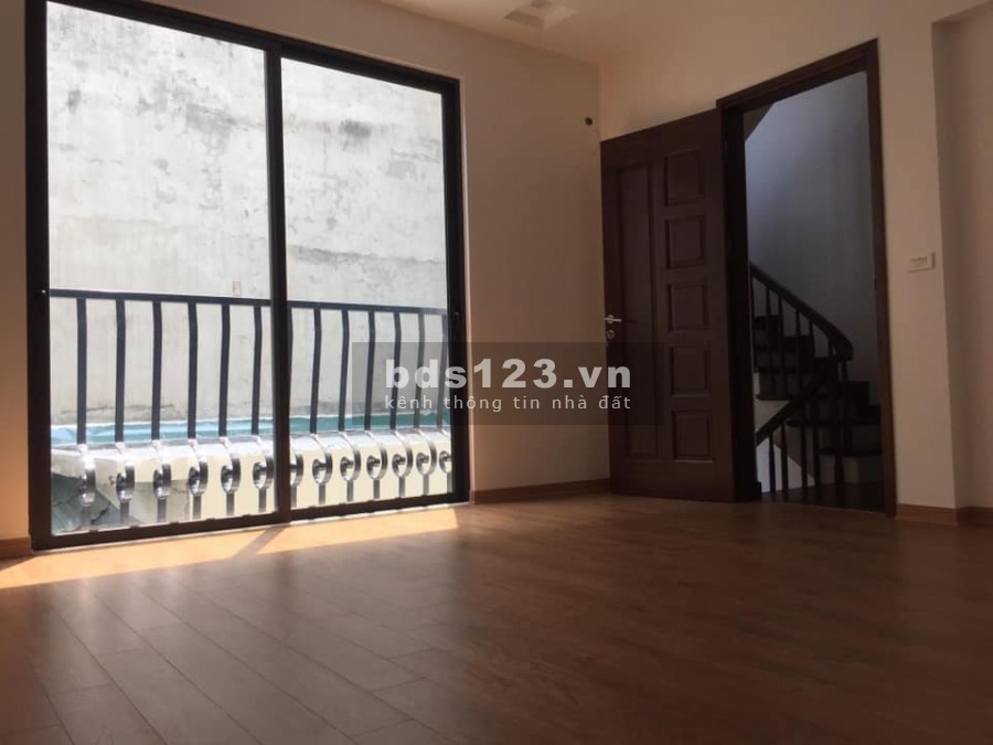 Nhà đẹp 5 tầng, mặt tiền 7m ngõ 105 Láng Hạ thông nhiều phía, diện tích 35m2 giá bán 4.9 tỷ