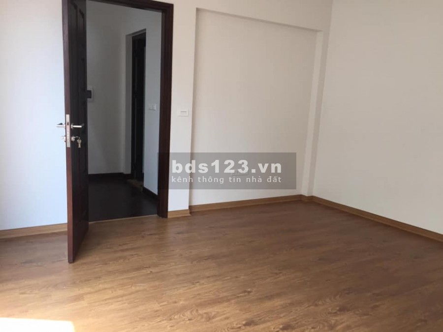 Nhà đẹp 5 tầng, mặt tiền 7m ngõ 105 Láng Hạ thông nhiều phía, diện tích 35m2 giá bán 4.9 tỷ
