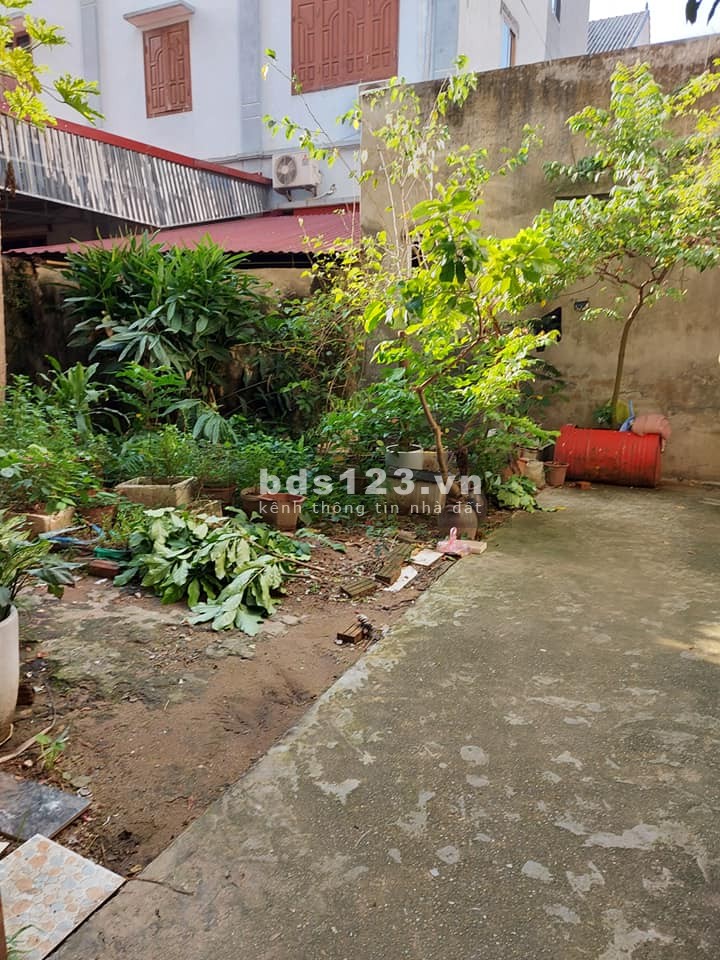 Bán lô đất đường Cổ Linh diện tích 794m2, mặt tiền 22m, giá chào 85 tỷ, sổ đỏ chính chủ