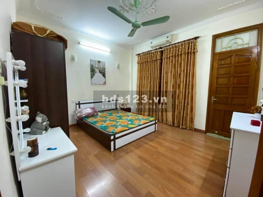 Bán nhà mặt phố Huỳnh Thúc Kháng khu dân trí cao, ô tô tránh, dtsd 34m2, giá 3,6 tỷ