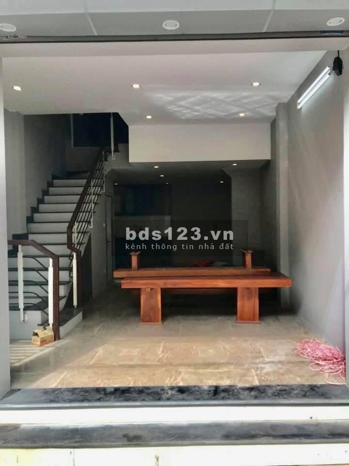 Bán gấp nhà Tam Trinh diện tích 45m2, kinh doanh ô tô qua cửa nhà đẹp ở ngay chỉ hơn 4.5 tỷ