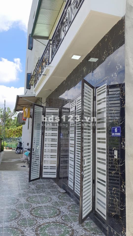 Bán nhà nguyên căn Đại Mỗ giao thông thuận tiện, gần chợ gần trường học, đúc 4 tầng