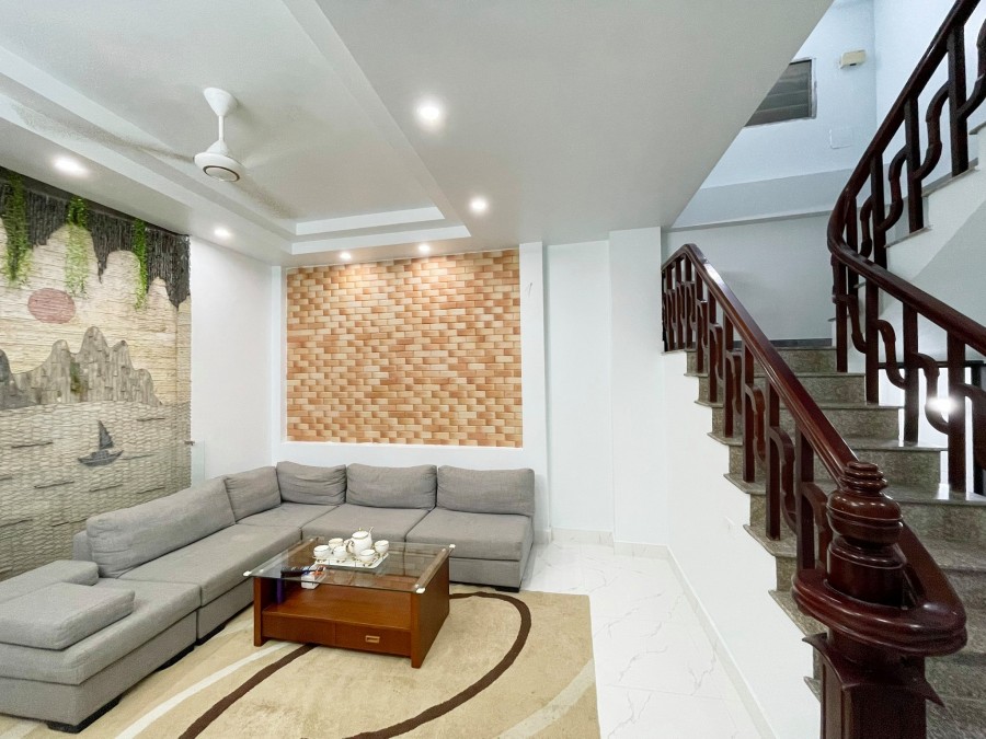Cần bán nhanh nhà nguyên căn Khương Đình dtsd 50m2 4 tầng, mt 4.7m, giá bán 3.65 tỷ