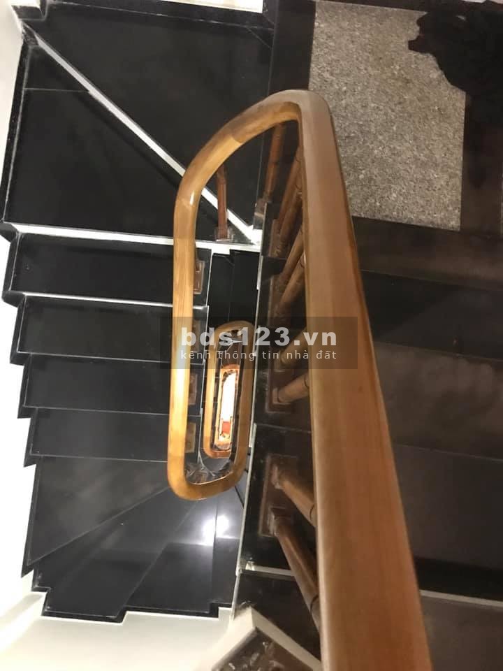 Bán Nhà Trần Thái Tông nhà nguyên căn đẹp 5 tầng ngõ rộng giá bán 3.8 tỷ lh 0854104528