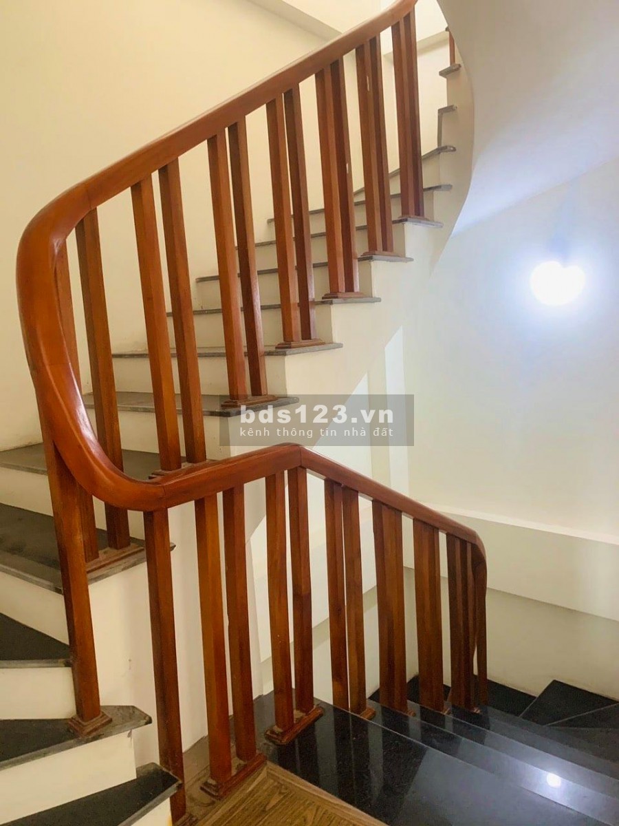Bán nhà Quang Tiến, chủ tự xây, ô tô đỗ cổng, diện tích sử dụng 35m2, giá nhỉnh 2 tỷ