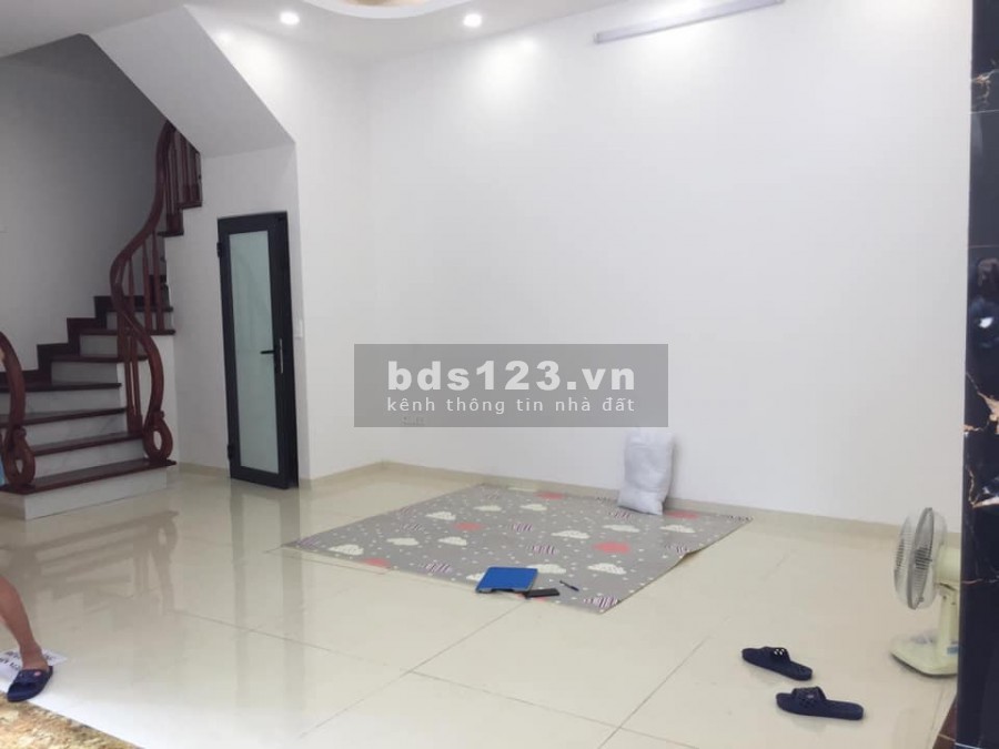 Nhà đẹp 5 tầng, mặt tiền 7m ngõ 105 Láng Hạ thông nhiều phía, diện tích 35m2 giá bán 4.9 tỷ