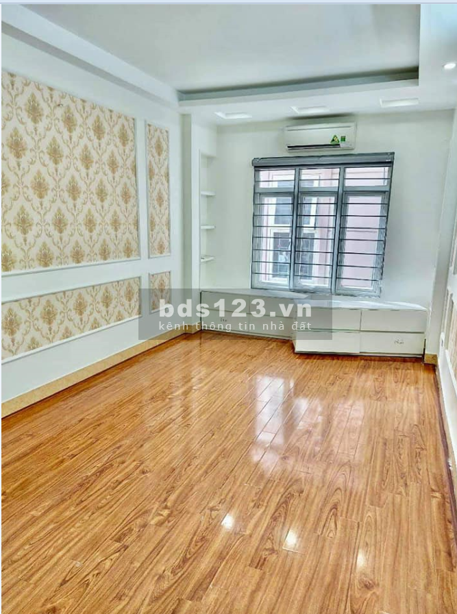Bán gấp nhà mới nguyên căn Đại La 42m2 5 tầng giá bán chỉ 3.5 Tỷ Đẹp Mới Cứng