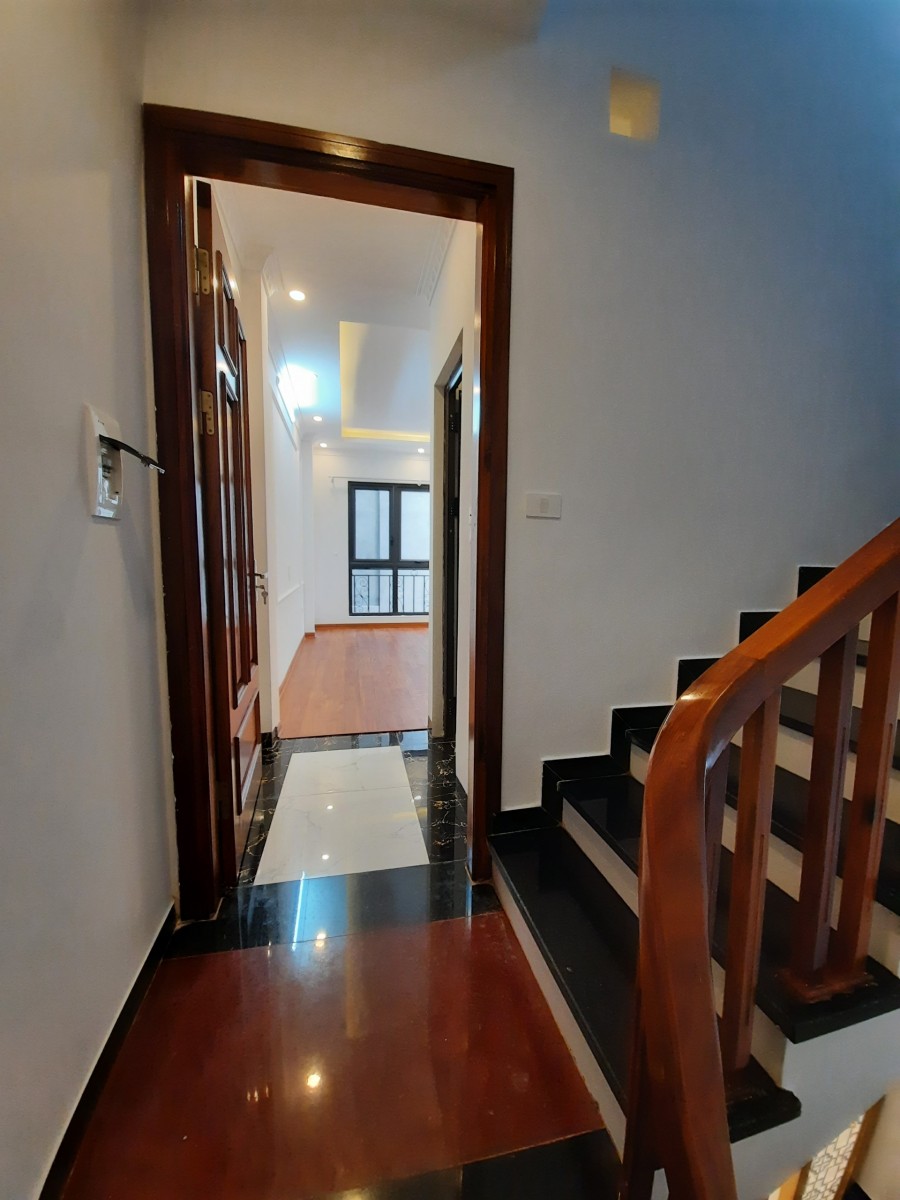 Công ty tôi mở bán khu nhà chia lô liền kề Trương Định, dt 30m2, 5 tầng, 3,3 tỷ, gần ô tô