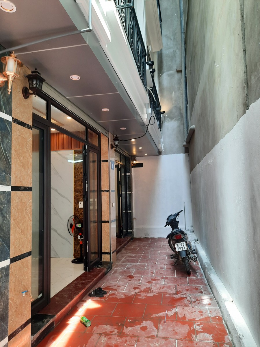 Công ty tôi mở bán khu nhà chia lô liền kề Trương Định, dt 30m2, 5 tầng, 3,3 tỷ, gần ô tô