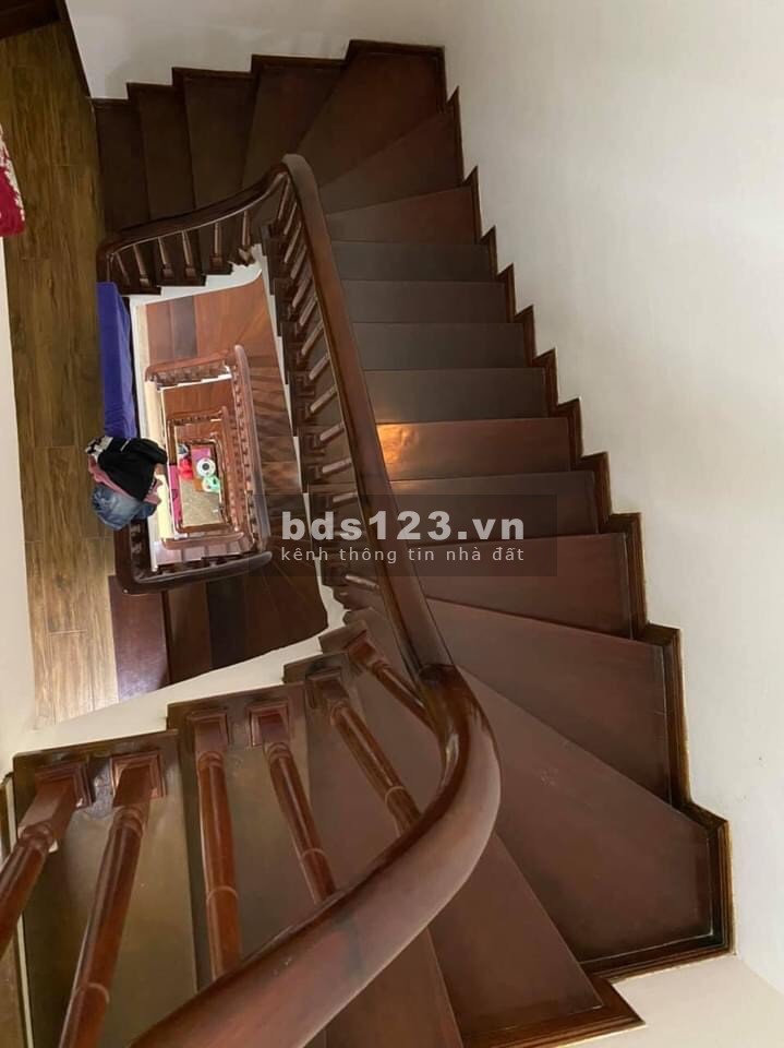 Bán nhà nguyên căn Quận Đống Đa gần hồ lớn an sinh đỉnh, giá nhỉnh 9 tỷ, lh 0904183351