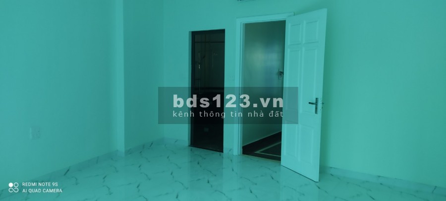 Bán nhà đẹp ngõ Xuân La diện tích 41m2 6 tầng đúc cách mặt phố 40m ô tô vào nhà 8 tỷ.
