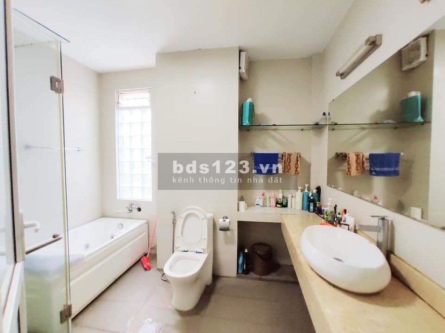 Nhà đẹp thông số hiếm bán Lạc Trung, tặng Full nội thất, ô tô chánh, thang máy chờ LH: 0983599927