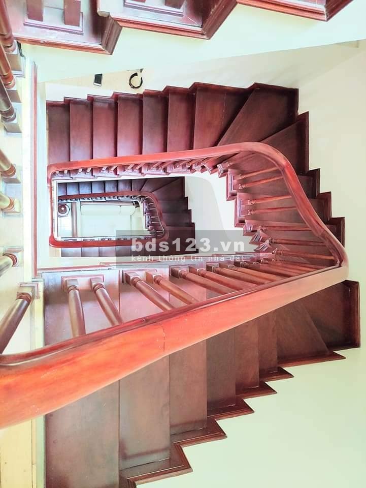 Nhà đẹp thông số hiếm bán Lạc Trung, tặng Full nội thất, ô tô chánh, thang máy chờ LH: 0983599927