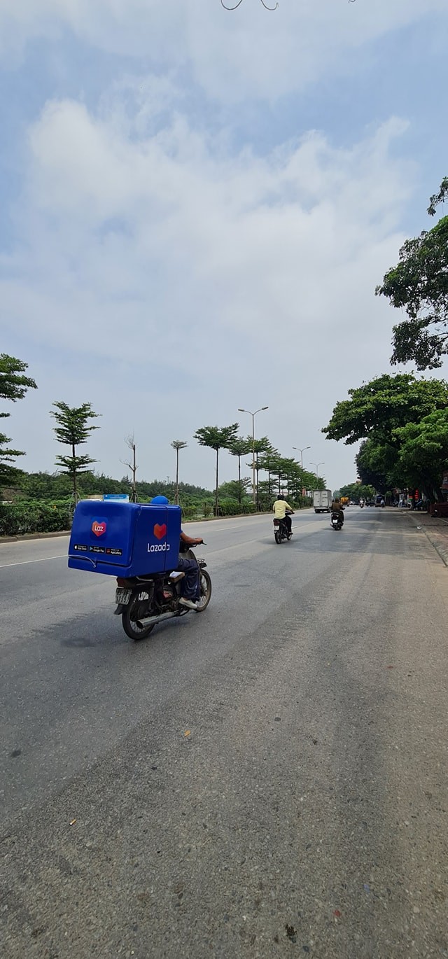 Bán gấp nhà nguyên căn mặt đường Nguyễn Văn Linh Long Biên vỉa hè 285m2 mt 10m giá 20 tỷ