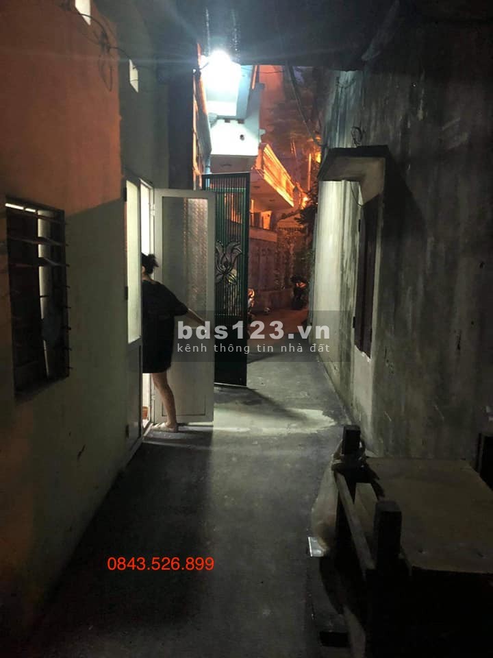 Bán đất tặng nhà phố Đức Giang, Gần phố - Mặt tiền rộng, 56m2 nhỉnh 2 tỷ.