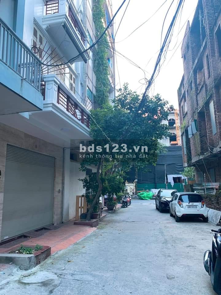 Chính chủ bán nhà Trung Kính ngõ thông ô tô tránh, khu dân trí cao, tiện ích đầy đủ sổ sẵn